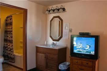 Dancing Bears Motel 2*